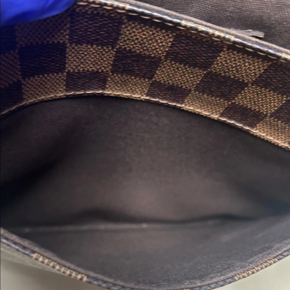 Louis Vuitton Damier Ebene District Messenger crossbody Bag